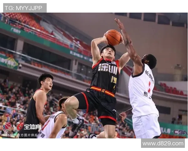CBA精彩回放深圳对阵广东比赛全程回顾与精彩瞬间分析